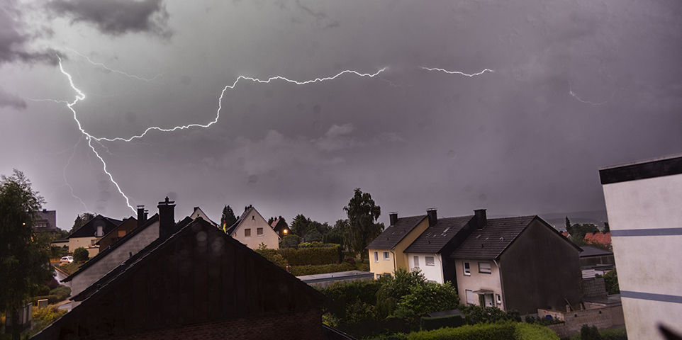 Top 57+ imagen lightning and thunder difference - abzlocal fi